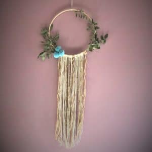 couronne en macrame et eucalyptus 1