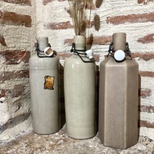 lot de trois bouteilles en gres 1