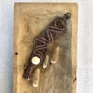 porte cle macrame violet 1