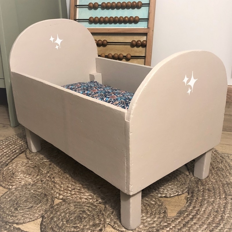 lit en bois poupon 8