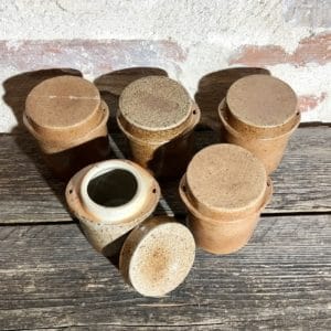 lot de 5 pots gres avec couvercles 1